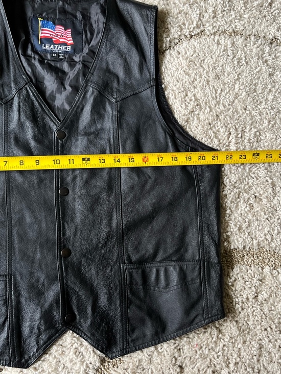 Black Leather Vest with USA Eagle Patch - Picture 7 of 8